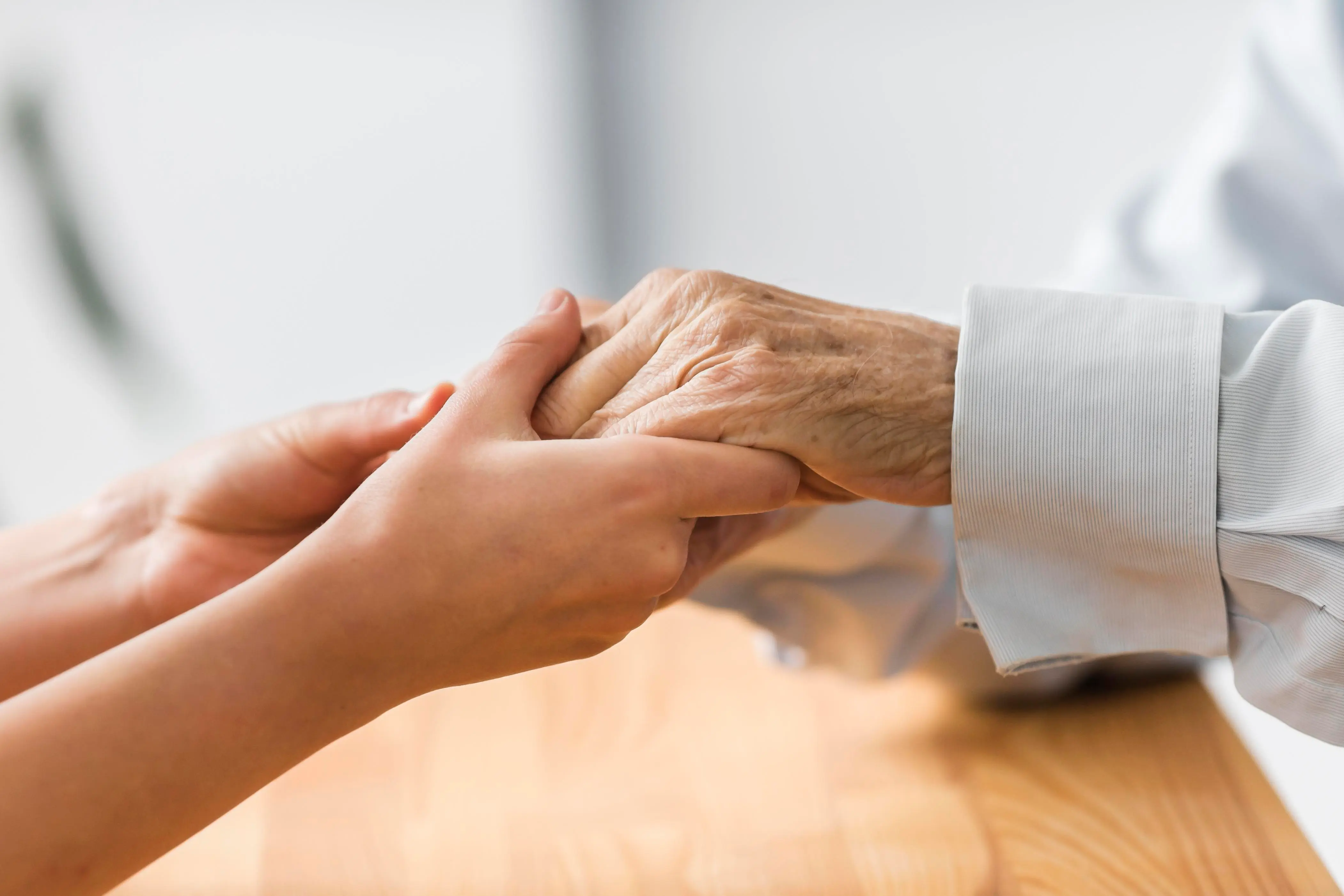 Comment_preserver_sa_sante_apres_60_ans_conseils_simples_et_efficaces_12_08_2025